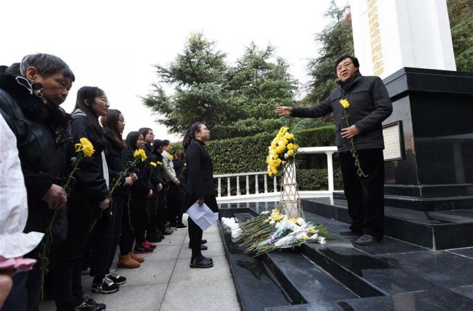 난징: 시민과 학생들, 차오셰샤서 난징대학살 조난 동포 추모