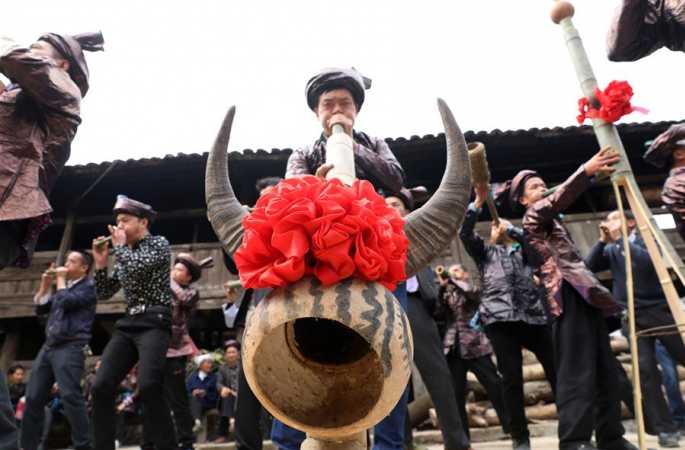 구이저우 리핑: 둥족 마을 즐거운 씨름 축제