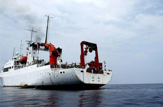 ‘하이룽’·’쳰룽’ 심해 잠수를 호송—‘다양1호’, 종합해상시험 임무를 마치고 3일 칭다오에 도착