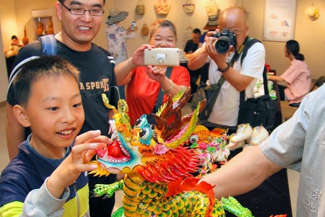산둥 옌타이: 전통 기예 전시 통해 무형문화유산 매력 전승