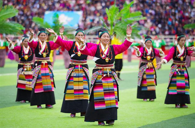 시짱 르카쩌 제16회 에베레스트산 문화관광제 개막