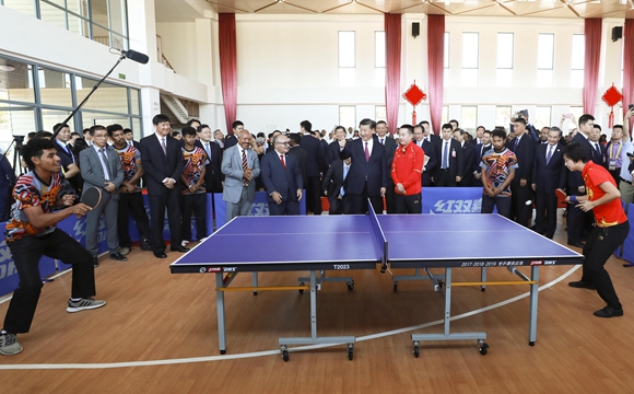 시진핑 中 국가주석, 오닐 파푸아뉴기니 총리와 함께 중국이 건설을 지원한 BUTUKA 아카데미스쿨 가동의식에 참석