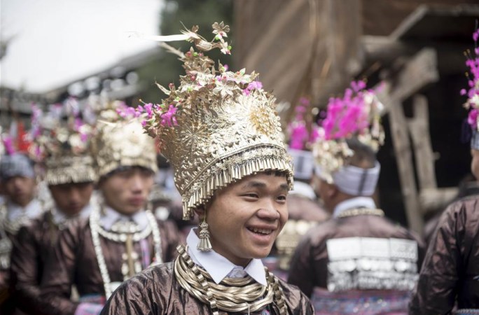 구이저우 충장: 다채로운 민속행사 전통 루성축제