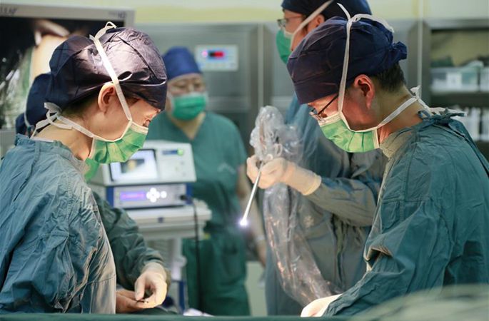 이식 받은 자궁서 자란 중국 첫 아기 시징병원서 출생