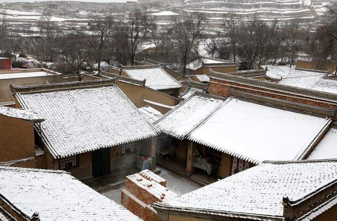 간쑤 딩시: 눈 내린 농촌 풍경