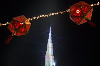 두바이 글로벌 최고 높이 건물 부르즈 칼리파 타워서 춘제 라이트쇼 상연