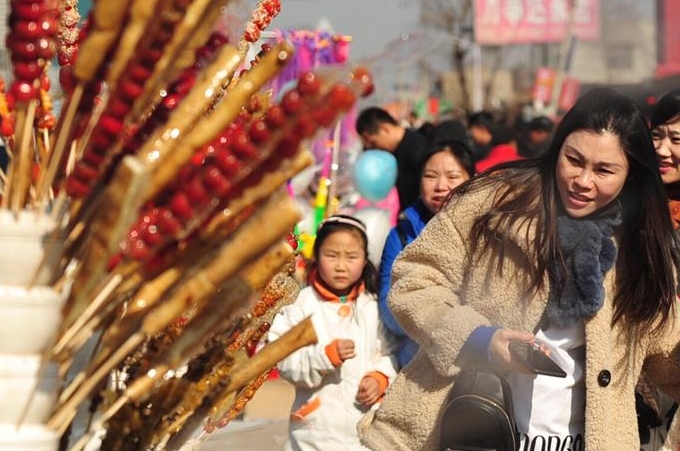 허베이 런추: 정월대보름 맞이 ‘빙탕후루’ 축제