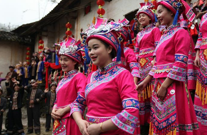 광시 뤄청: 화려한 무라오족 전통 결혼식