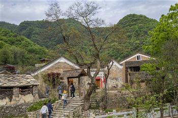후베이 위안안: 빈곤마을이 레이저·민박 관광마을로 변신