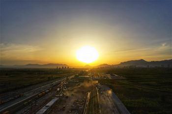 베이징-장자커우 고속철도 화이라이역 주체 공사 완공