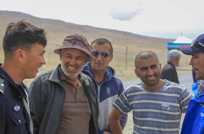 중국 서부 국경지대 누비는 중앙아시아 바이어들