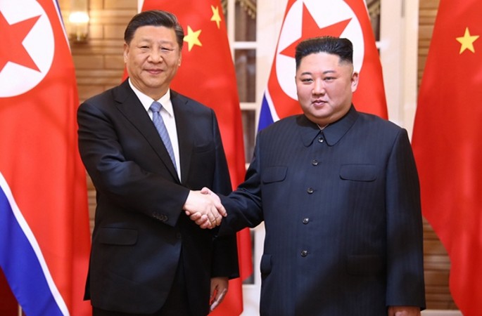 시진핑, 김정은 조선로동당 위원장, 국무위원회 위원장과 회담