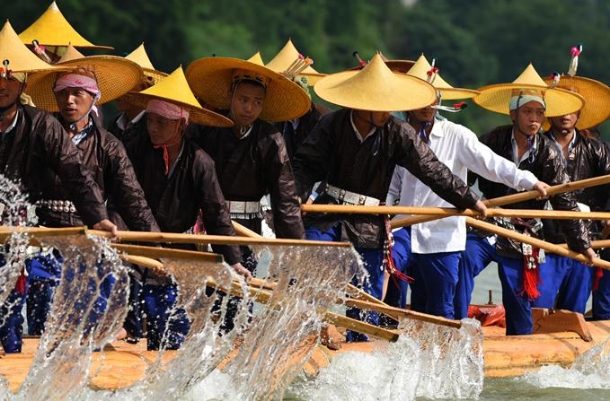 구이저우 타이장: 즐거운 먀오족 통나무 용선제