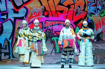 제1회 ‘중국 피두배·신둥좡’ 패션디자인대회가 허베이 신지서 개최