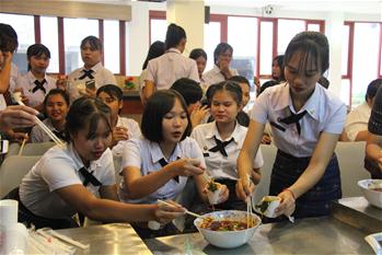 태국의 한 공자학원서 ‘중국주방’ 음식문화제 개최