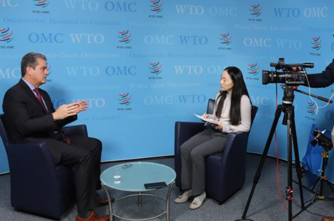 인터뷰: 수입박람회는 중국이 경제의 글로벌화를 추동하는 지속적인 약속—호베르토 아제베도 WTO 사무총장