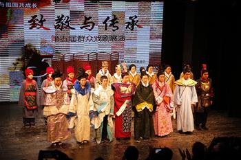 베이징 인민예술극장서 연극 체험하는 중학생