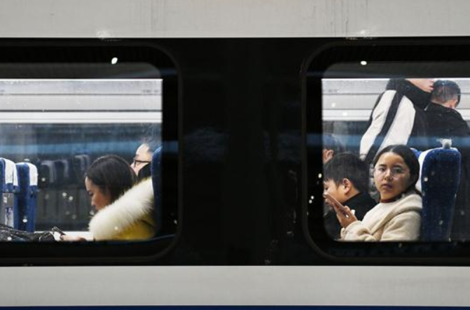 구이양, ‘야간 고속열차’ 증편…절정기 피한 귀향 여객들 위해 서비스