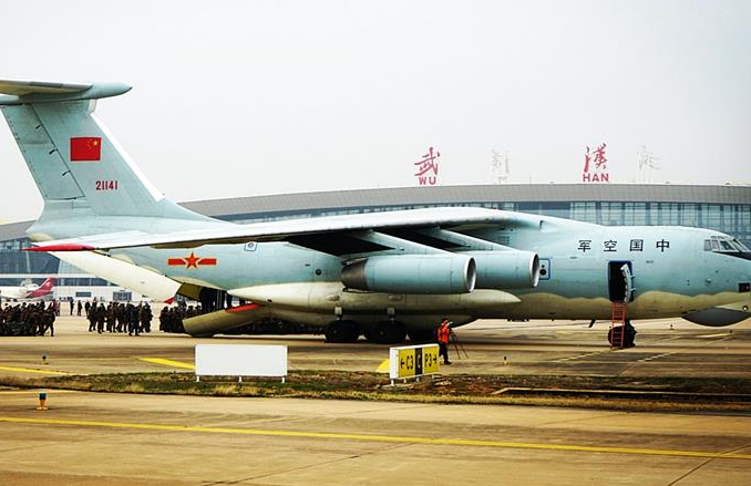 공군 군용기 8대 투입해 우한에 의료진 긴급 수송