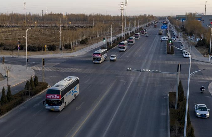 닝샤 인촨: 전용 버스로 직장 복귀 직원을 ‘점에서 점까지’ 운송