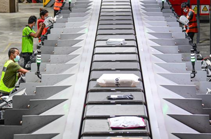 &lsquo;11.11&rsquo; 맞아 분주한 택배