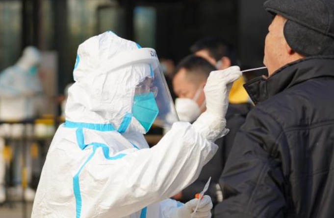 베이징: 왕징 지역 주민 핵산 검사 실시