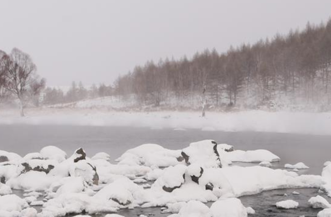 네이멍구 아얼산: 얼지 않는 강의 혹한 속 이색 풍경