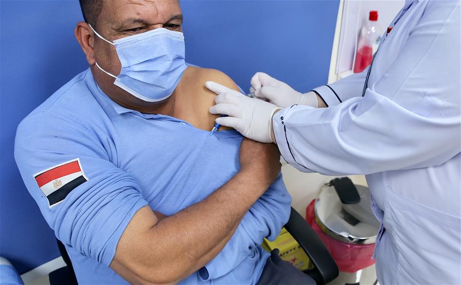 (뉴스 번역) 이집트, 의료진 위한 中시노팜 코로나19 백신 접종 개시