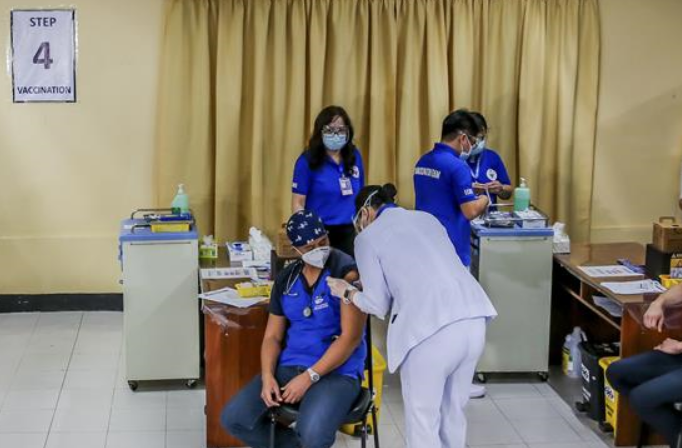 필리핀, 중국 코로나19 백신 접종 개시