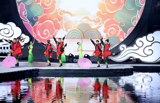 中 저장성 퉁루현, 중국(저장) 민족복식 디자인 전시회 개최